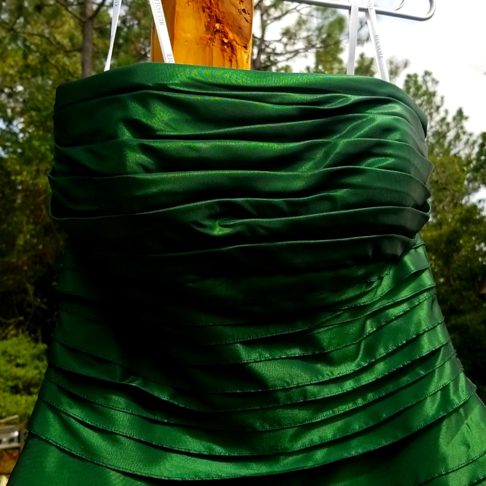 Emerald Green Rouched Cocktail Dress - Picture 2 of 6